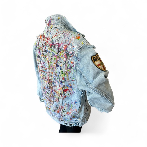 ⚫️ Hand-Painted Loose Fitting Jean Jacket Featuring Genuine Austrian Crystals - Picture 3 of 4